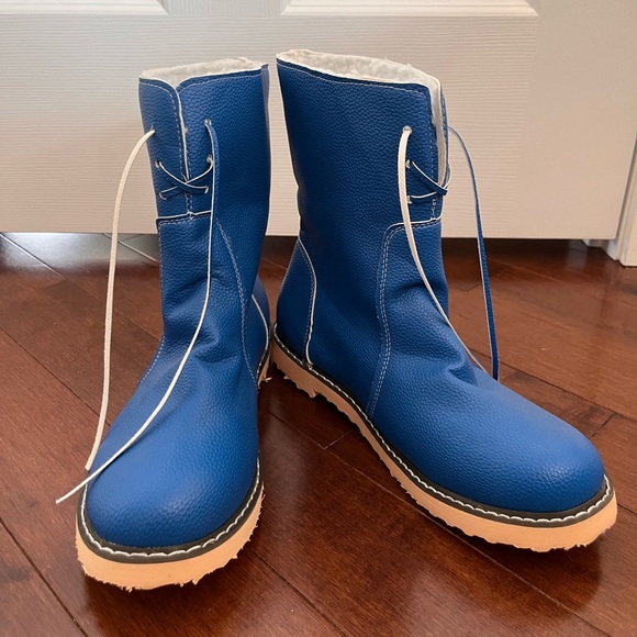 Blue Faux Leather Sherpa Lined Slipper Boots, size 8 - Picture 4 of 7